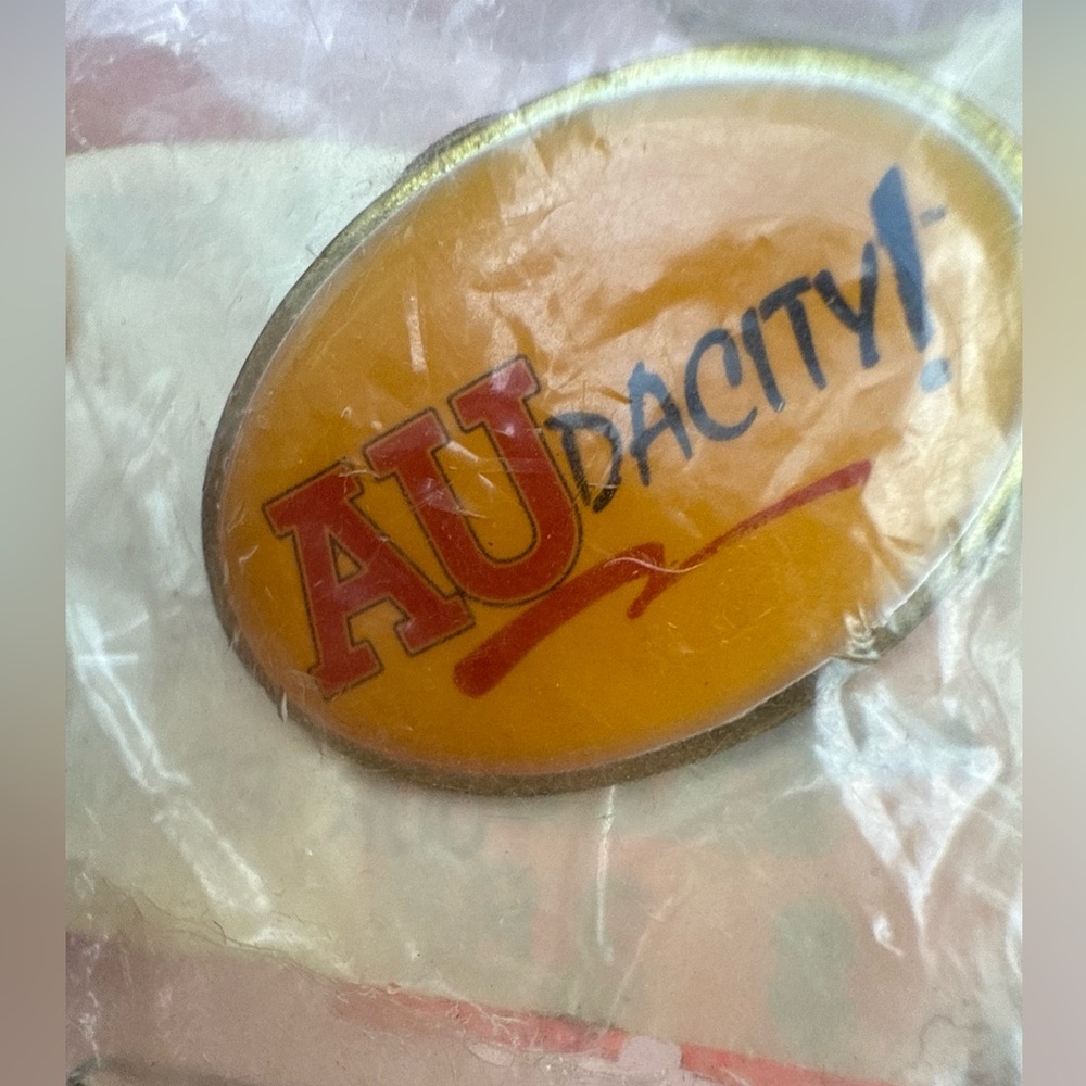 NWT AU Auburn Alabama “Audacity” Vintage 90’s Pin (still
in bag)